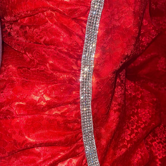 Brilliant Red Christmas time dress - Picture 3 of 7